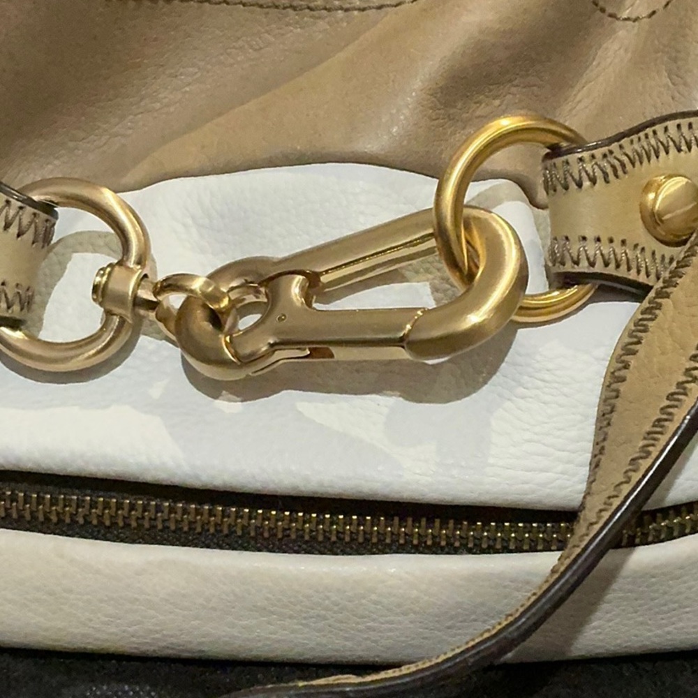 B. Makowsky Beige and White Leather Shoulder Bag - Picture 8 of 8